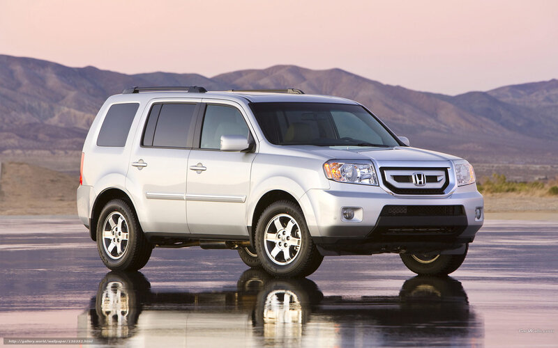 Silver Honda Pilot SUV