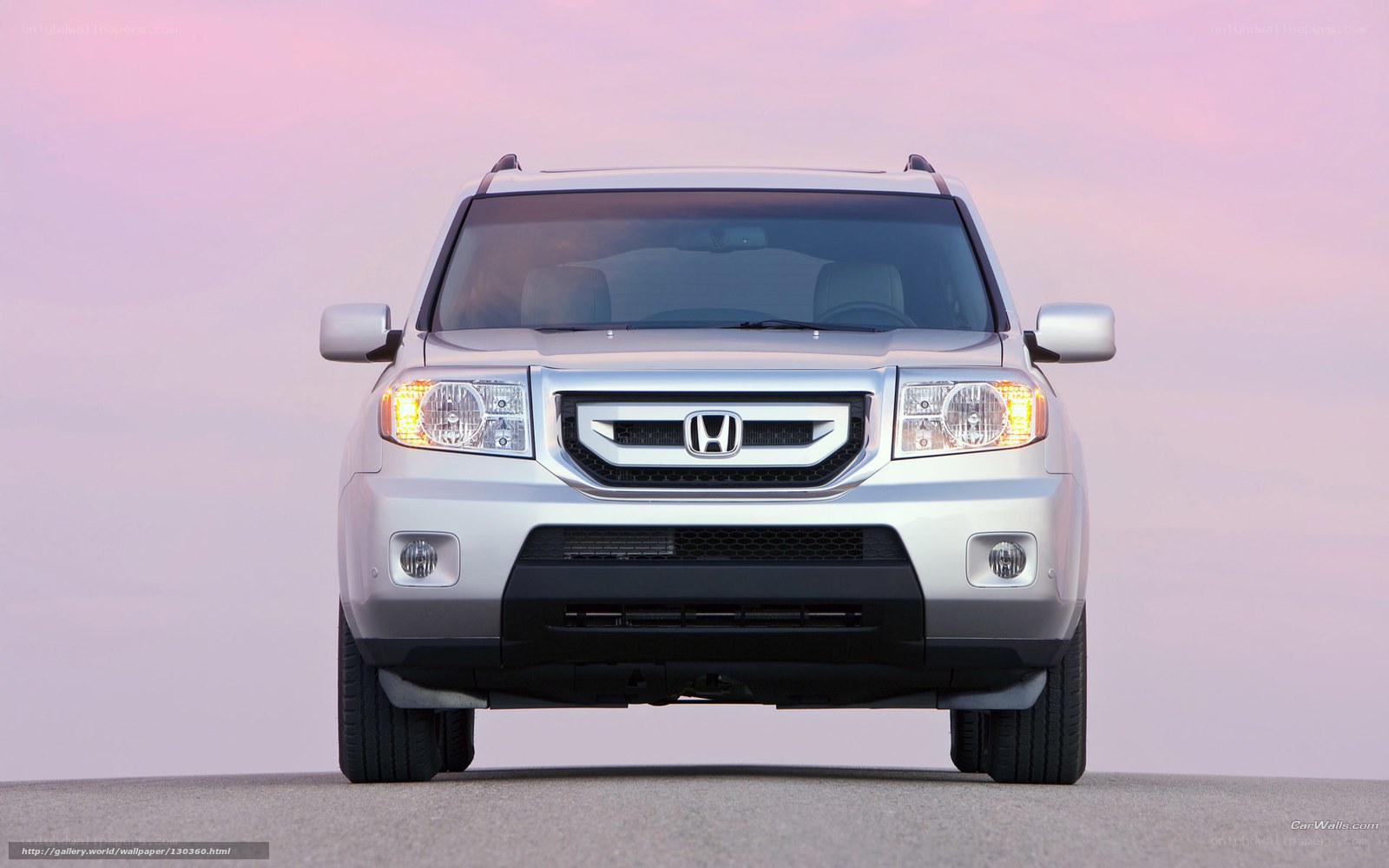 silver honda suv front view