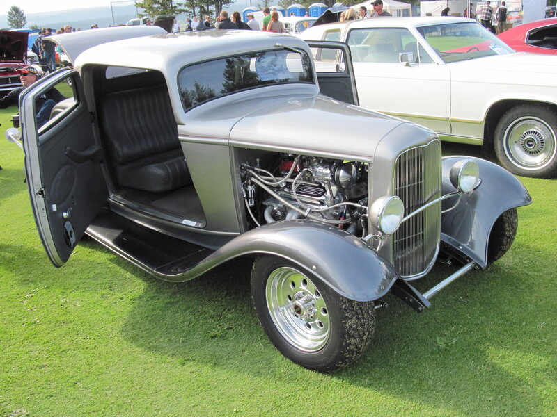 Silver Hot Rod Car — Outdoor