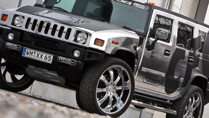Silver Hummer H2 Suv — Dramatic, Photograph