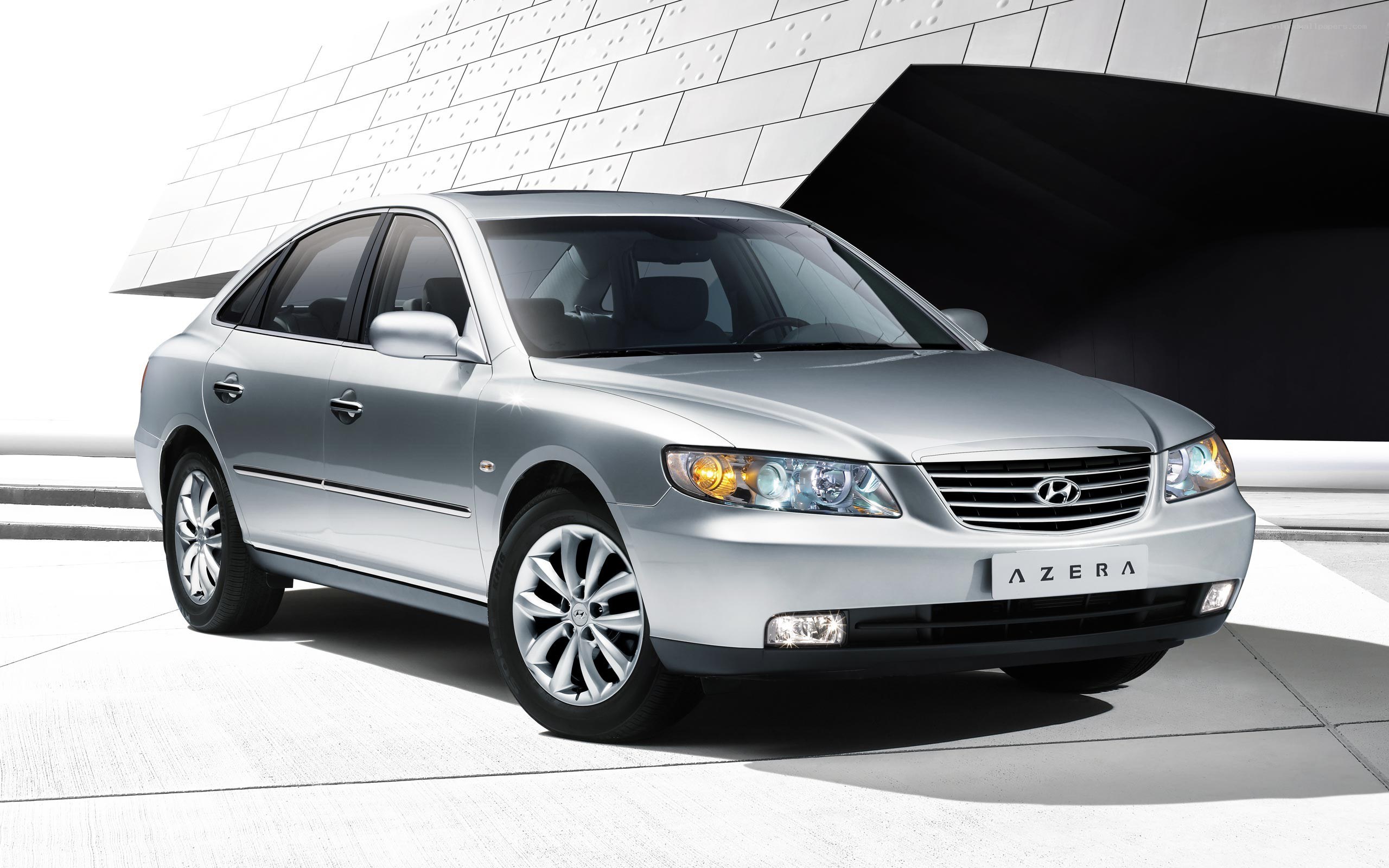 Silver Hyundai Azera sedan