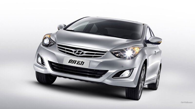 Silver Hyundai Elantra — Neutral, Photograph