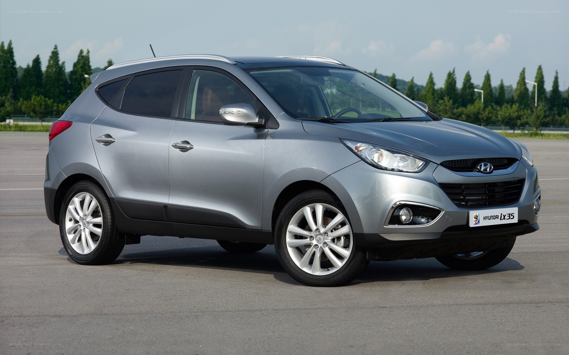 Silver Hyundai ix35 SUV