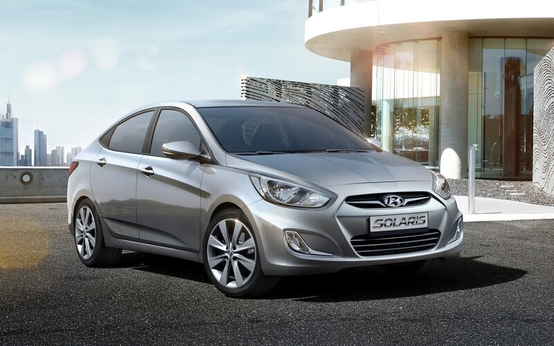 Silver Hyundai Solaris