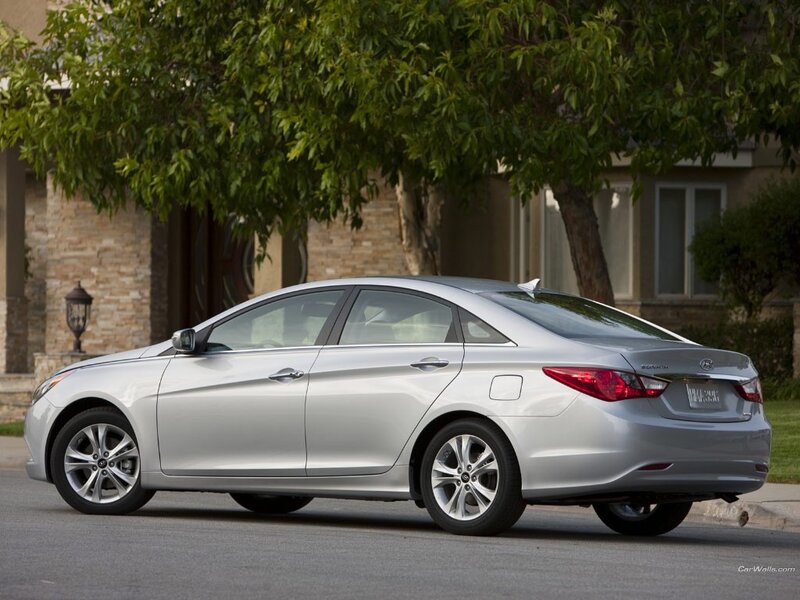 silver hyundai sonata sedan