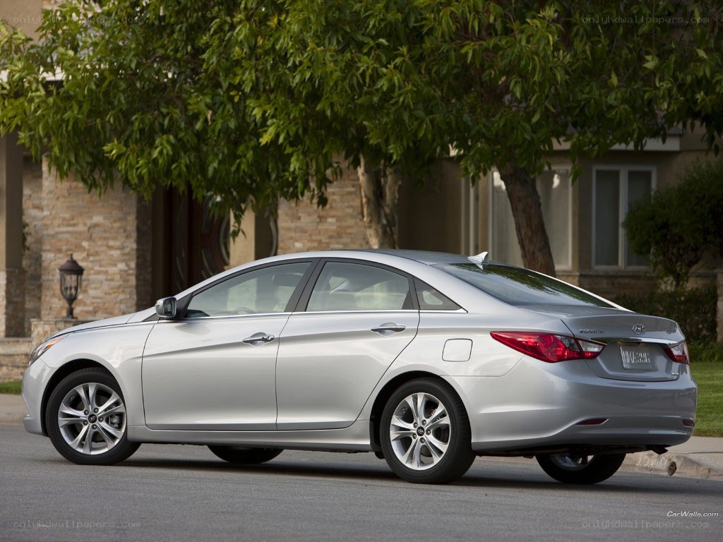 silver hyundai sonata sedan