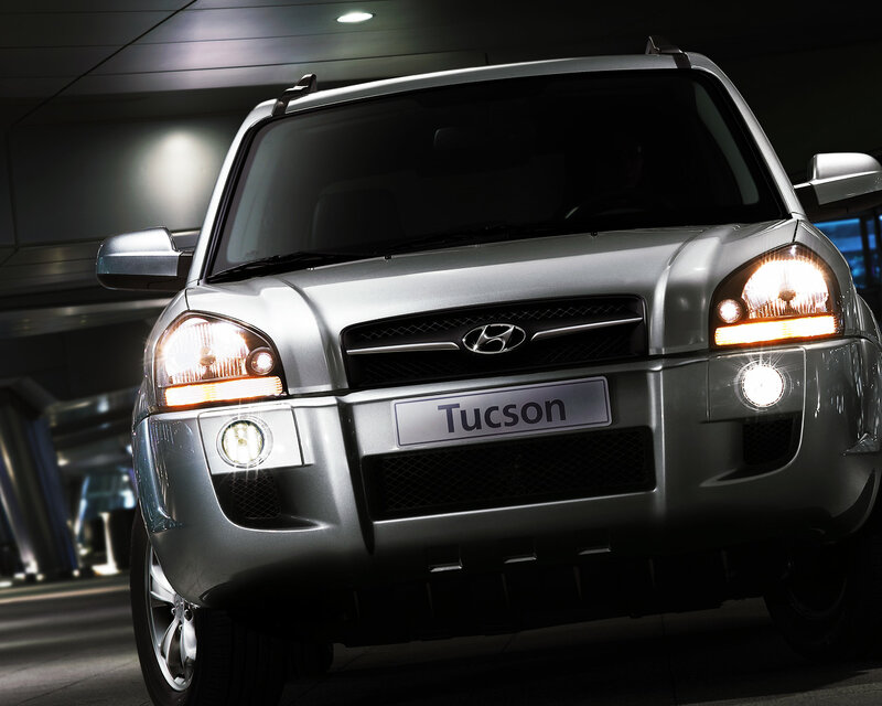 Silver Hyundai Tucson front view