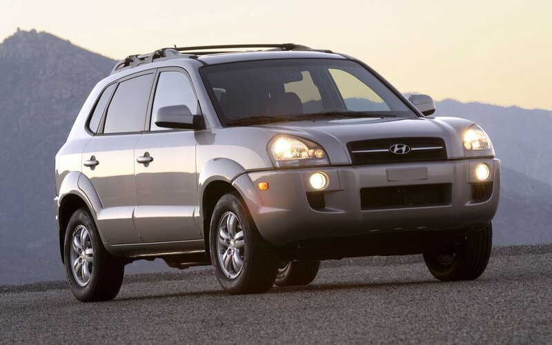 silver hyundai tucson suv