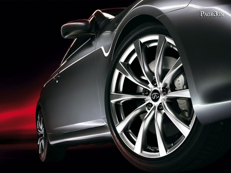 Silver Infini Car Wheel — Gray