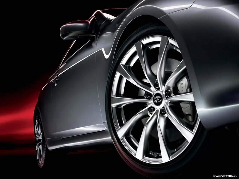 Silver Infiniti Car Wheel — Black