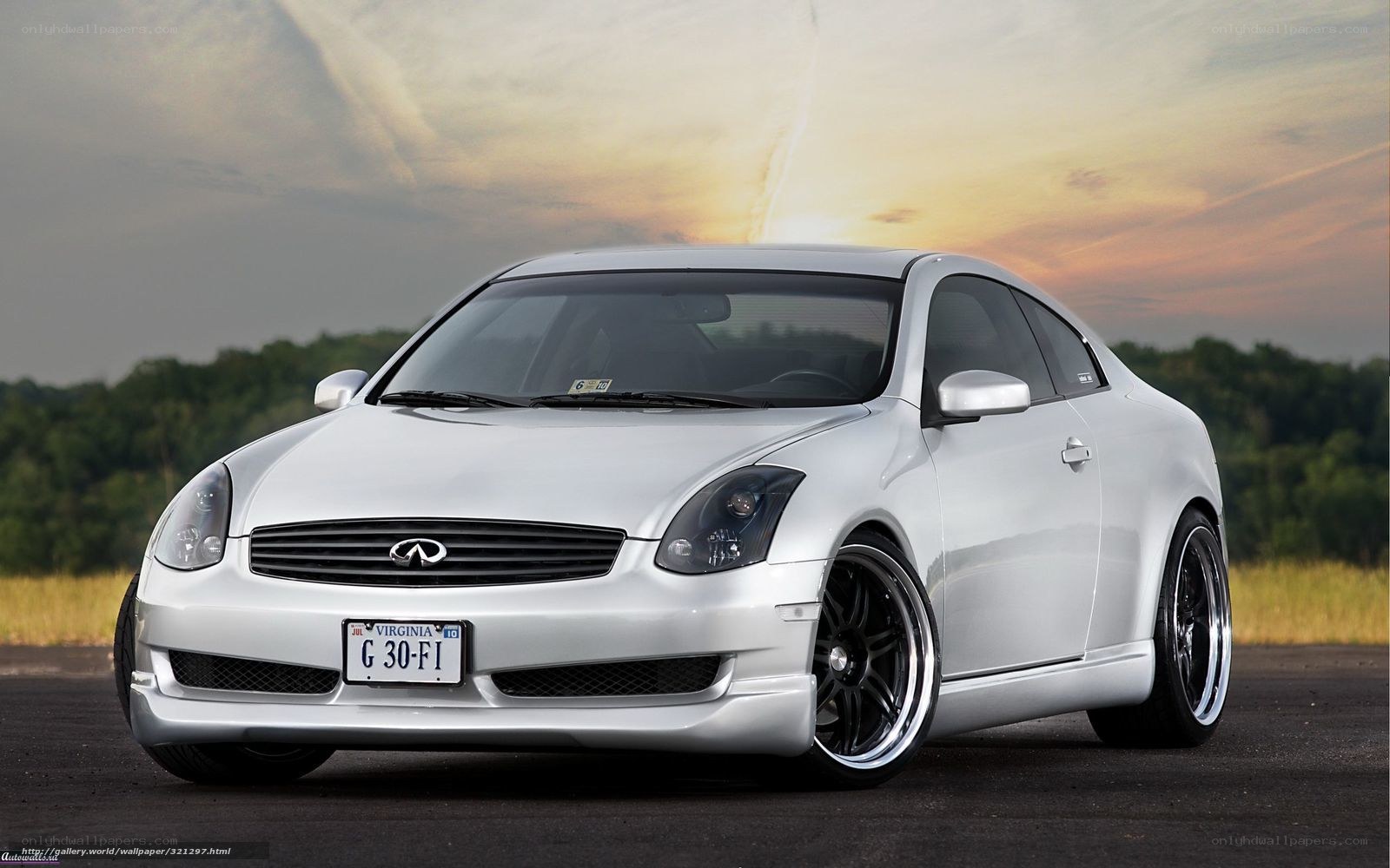 silver infiniti coupe