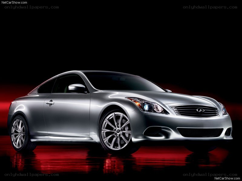 silver infiniti coupe