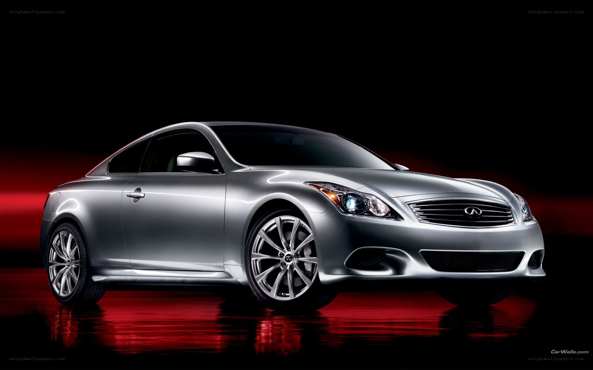 silver infiniti coupe