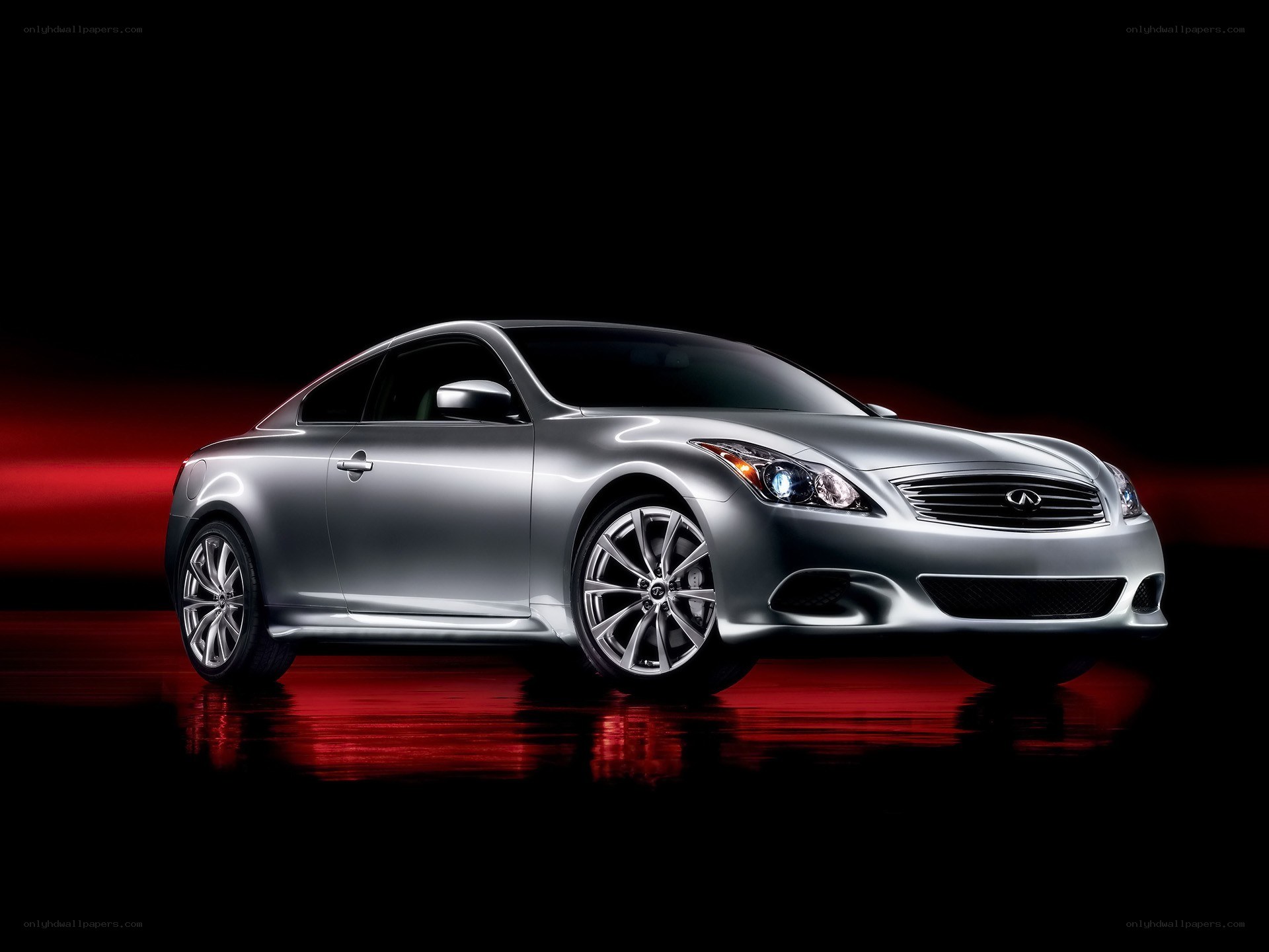 silver infiniti coupe