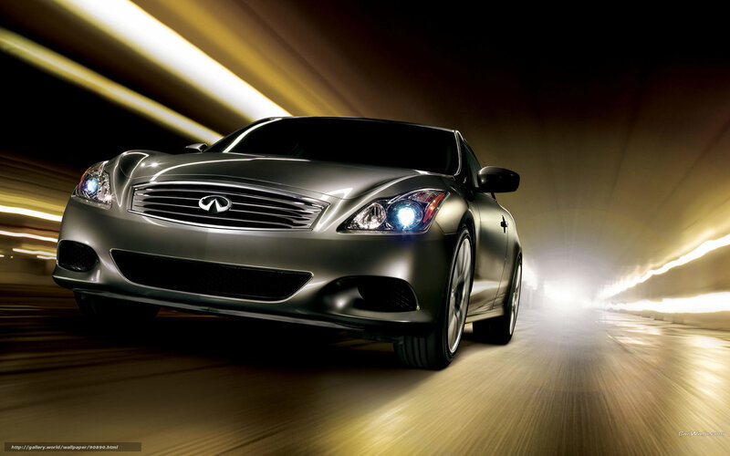 Silver Infiniti Coupe — Dynamic