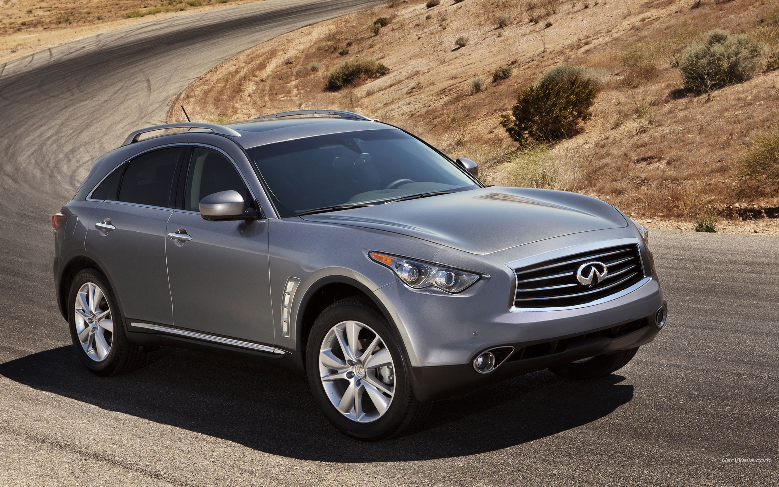 silver infiniti fx suv