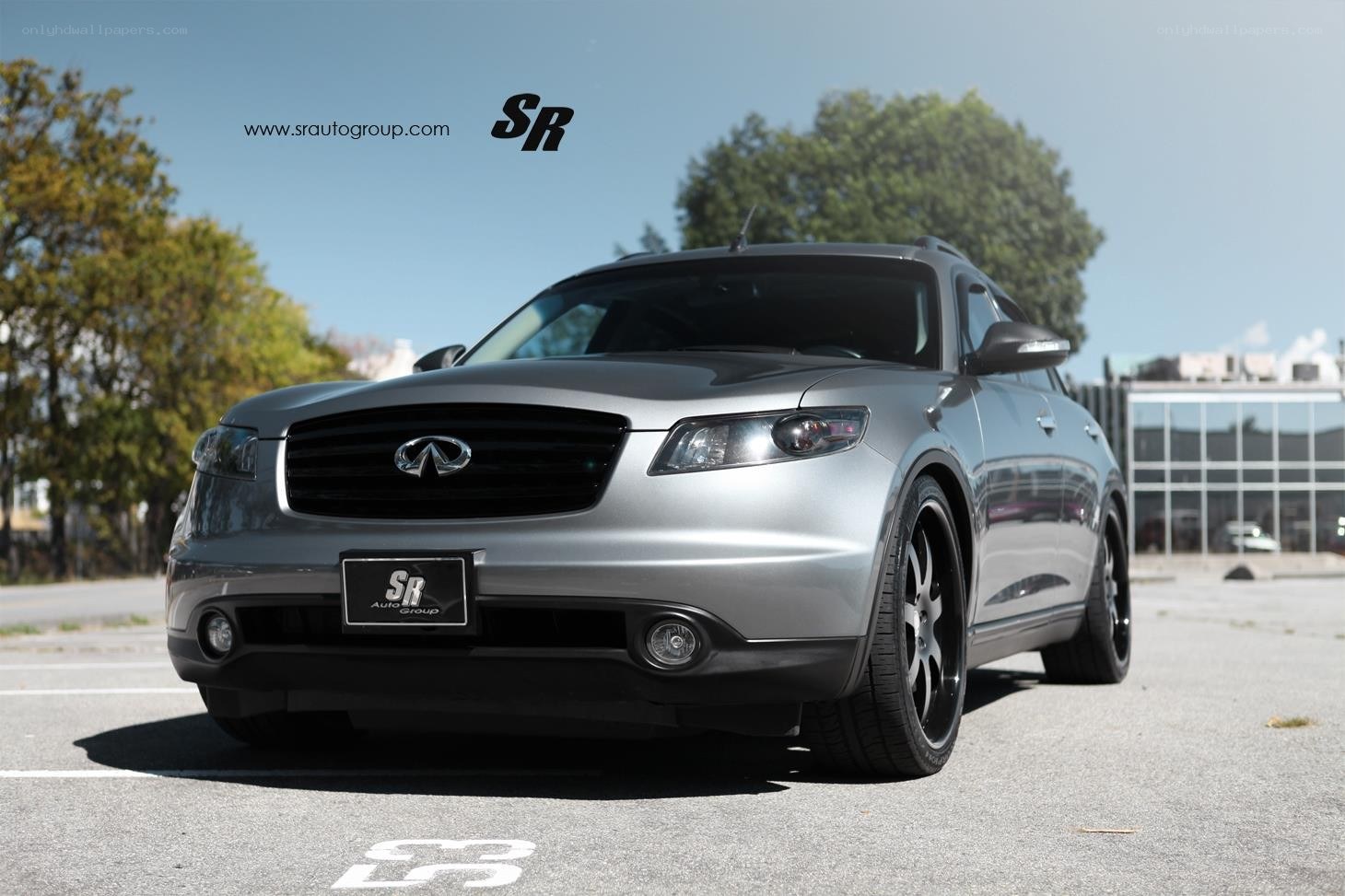Silver Infiniti FX35 parked