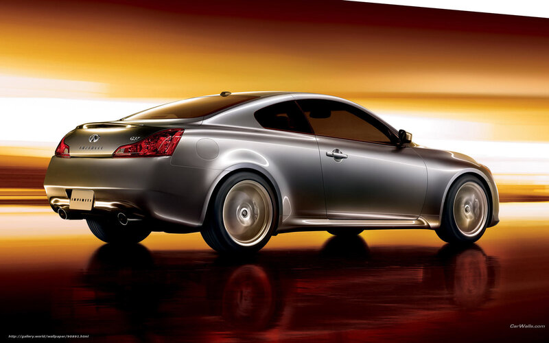 Silver Infiniti G37 Coupe — Dynamic