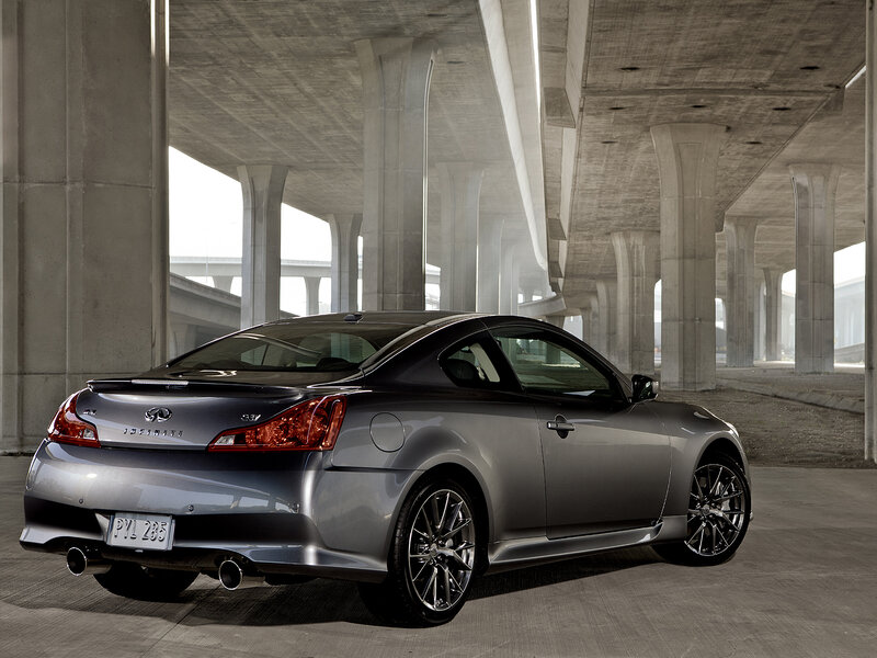 Silver Infiniti G37 Coupe — Gray