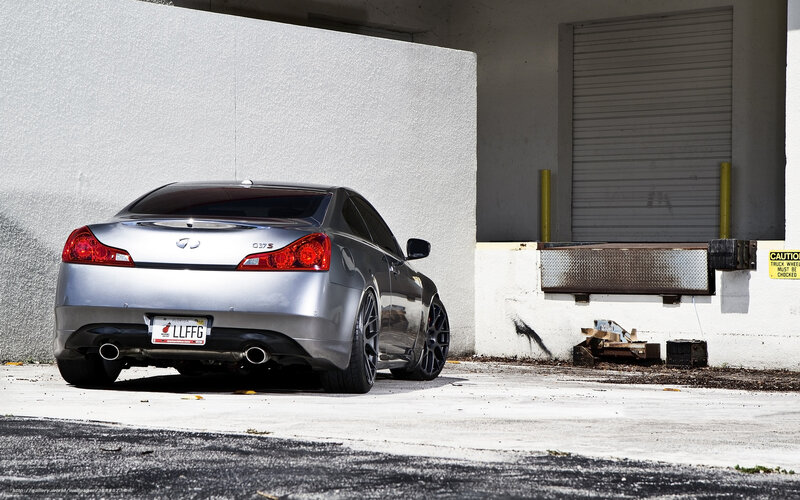silver infiniti g37s coupe