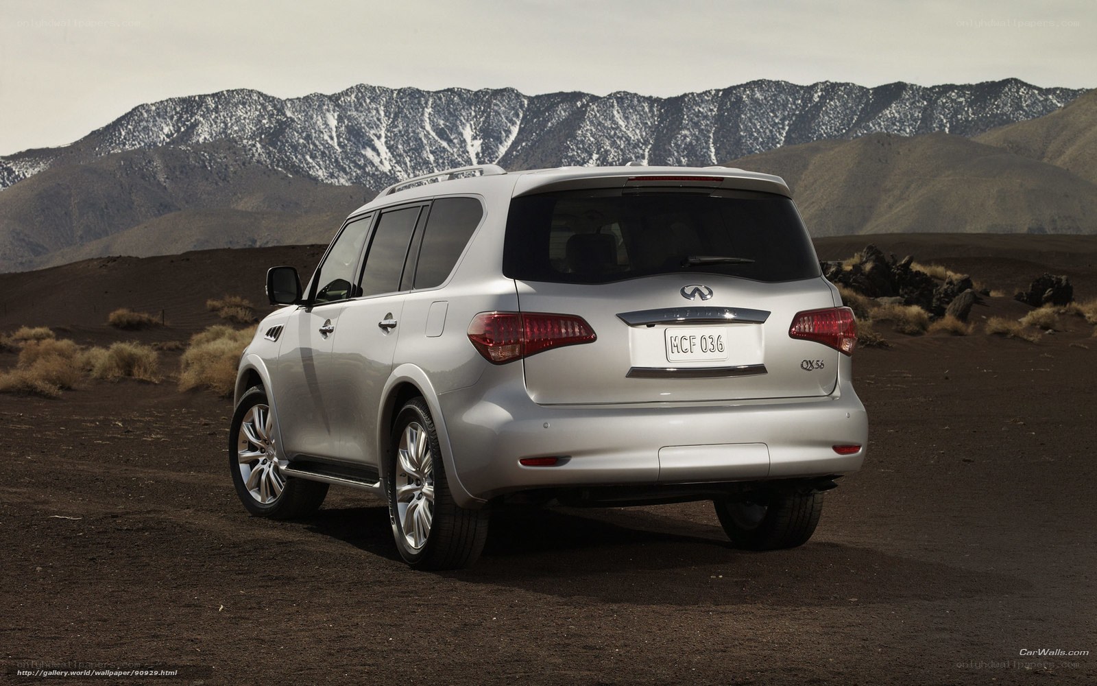 Silver Infiniti QX56 in desert