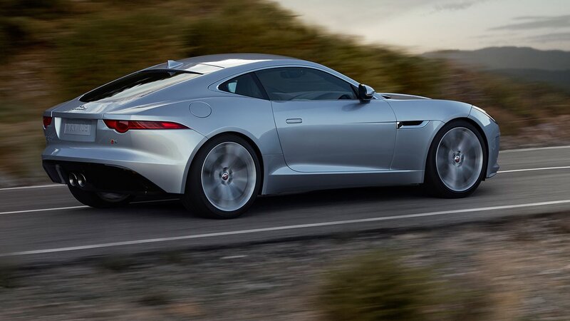 Silver Jaguar F-type — Dynamic