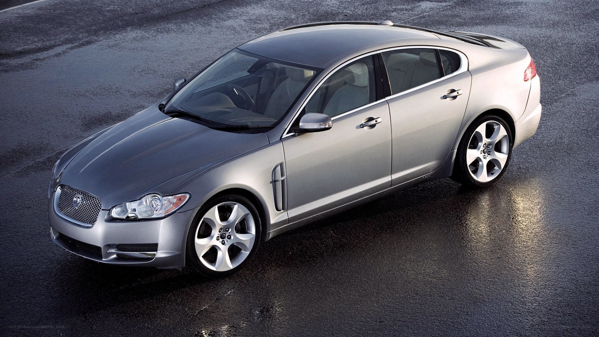 silver jaguar xf sedan