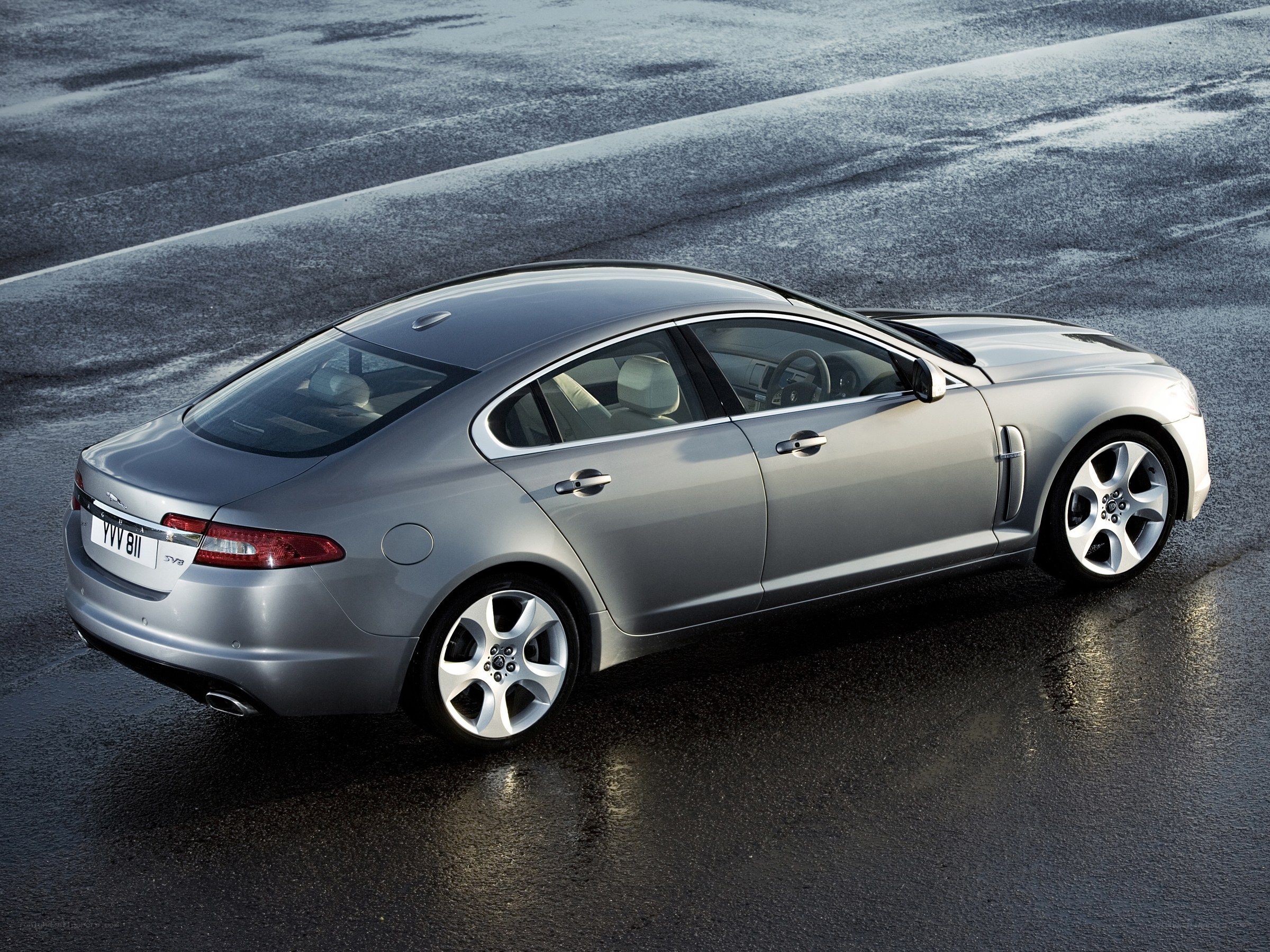 silver jaguar xfr sedan