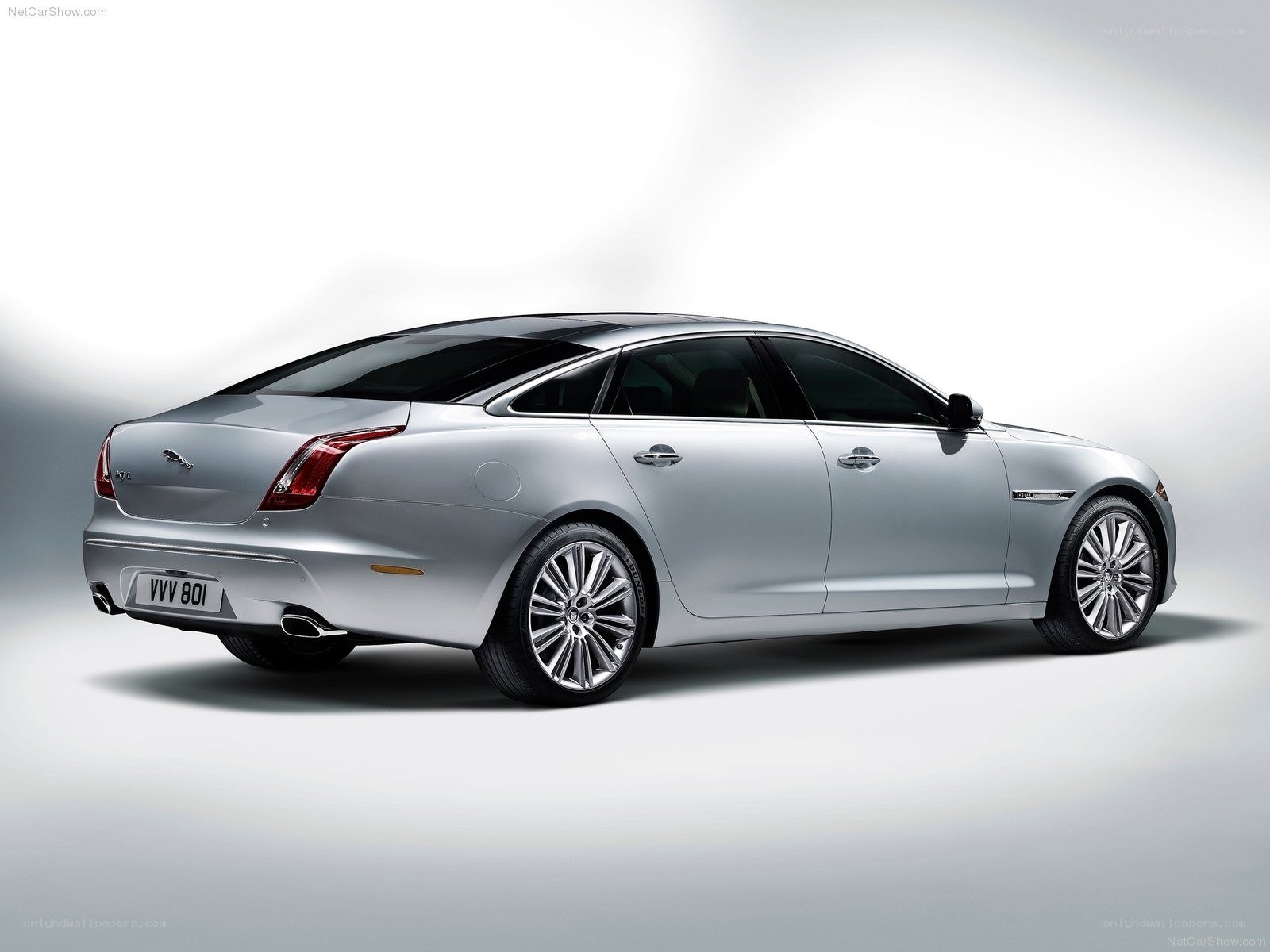 silver jaguar xj sedan
