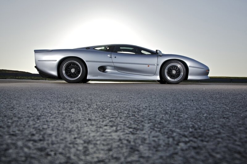 silver jaguar xj220 sports car