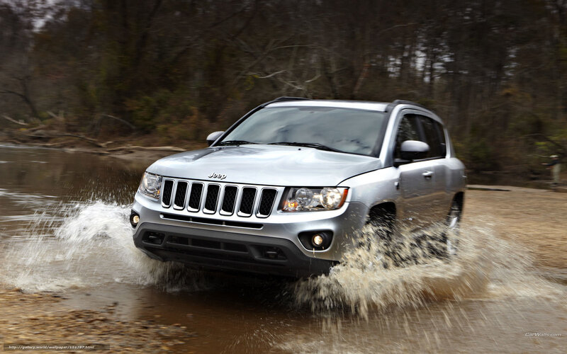 Silver Jeep Compass — Dynamic, Photograph
