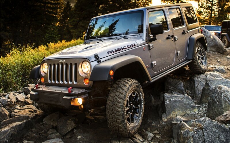 Silver Jeep Rubicon — Gray