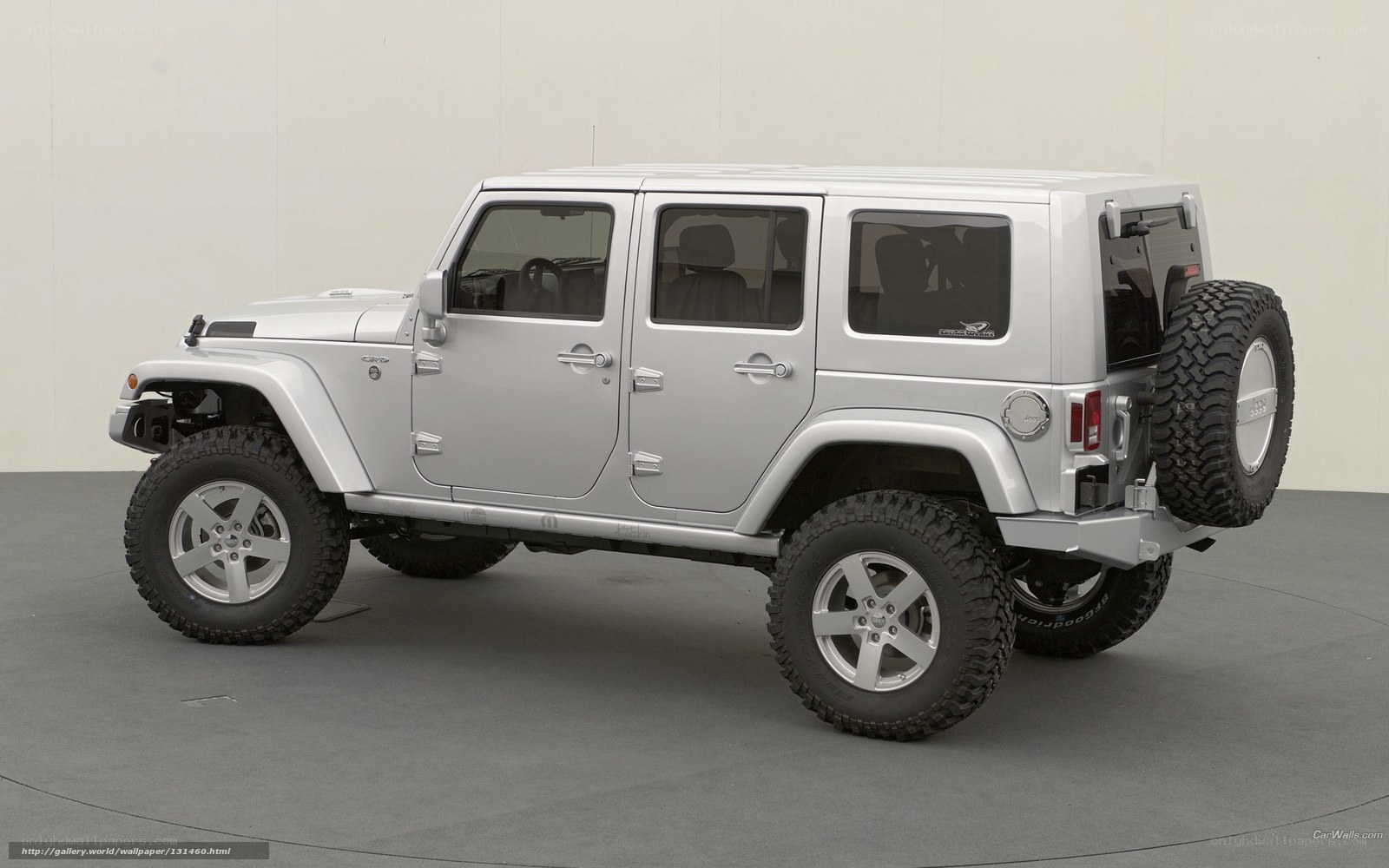 silver jeep wrangler suv