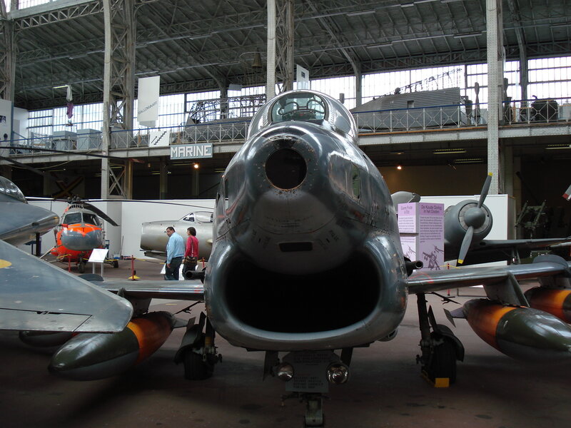 Silver Jet Aircraft — Gray, Neutral