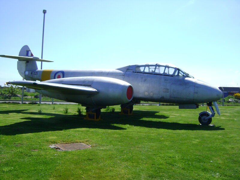 Silver Jet Aircraft — Green, Calm