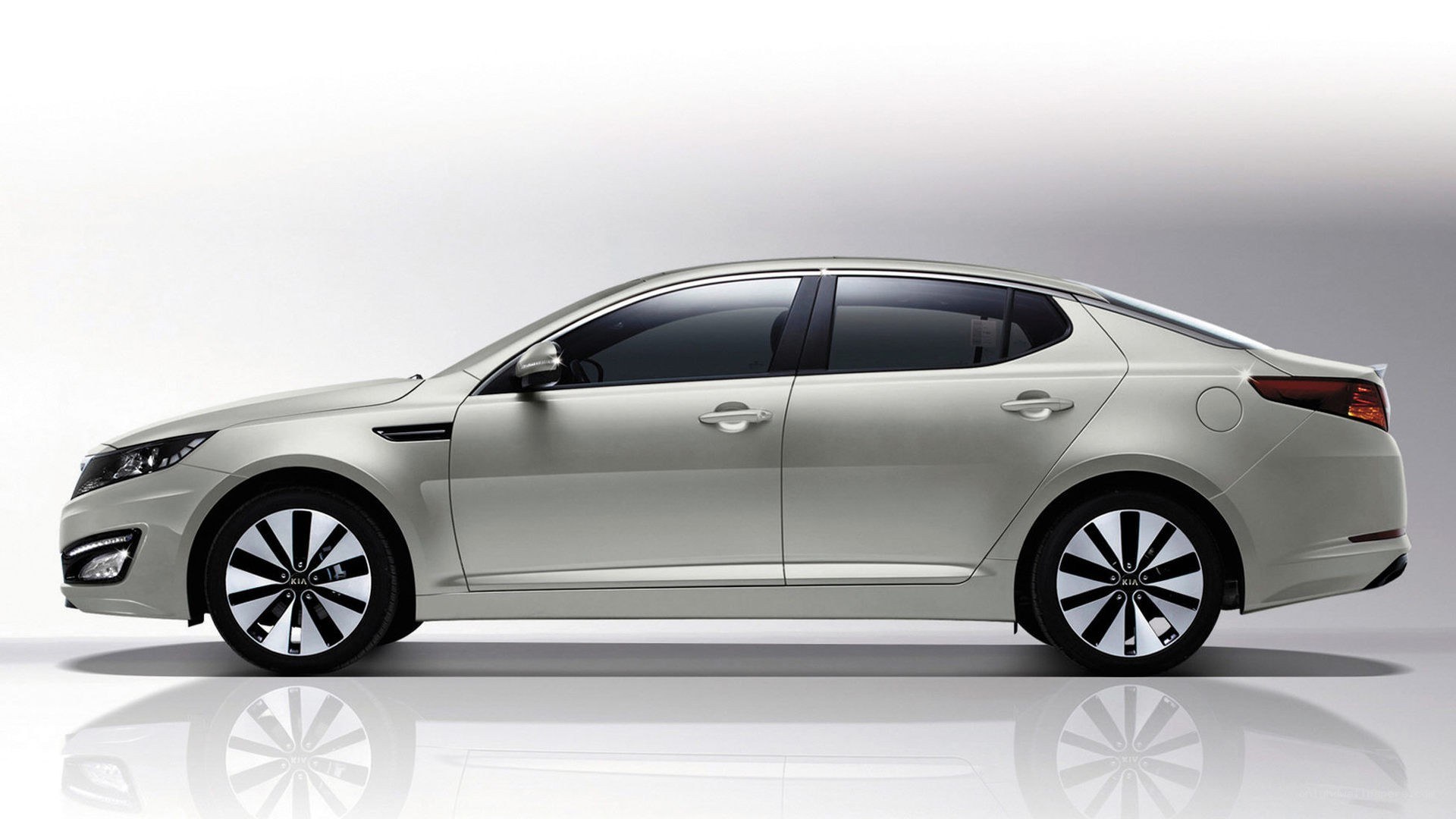 silver kia optima sedan