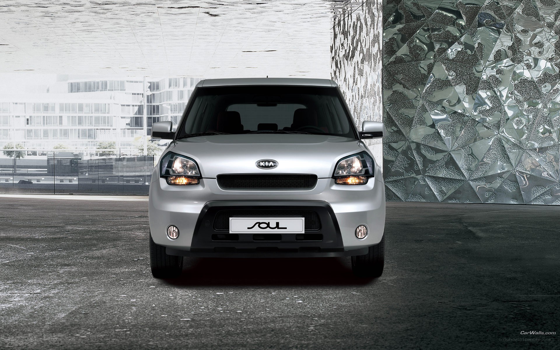 Silver Kia Soul front view