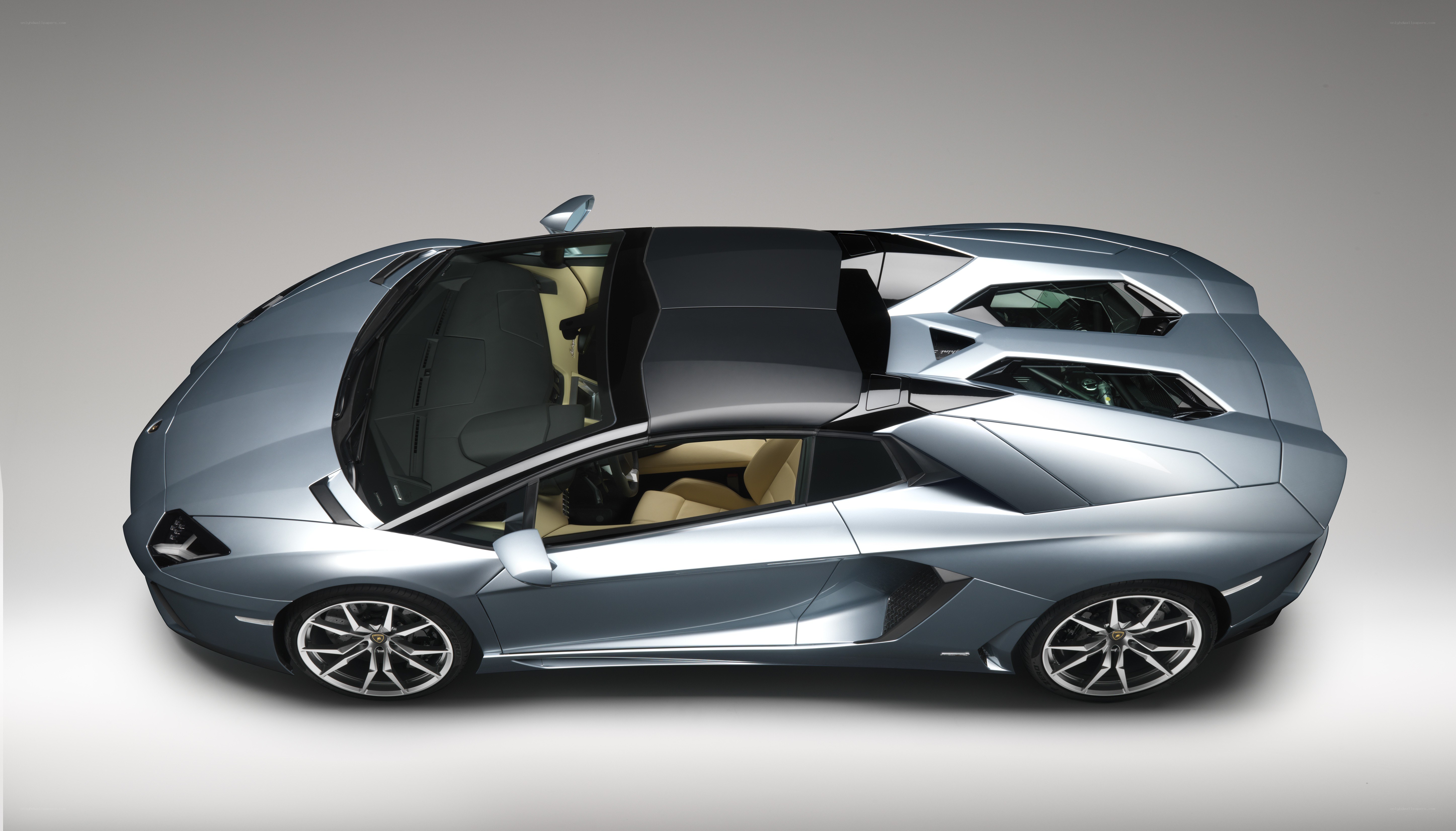 silver lamborghini aventador