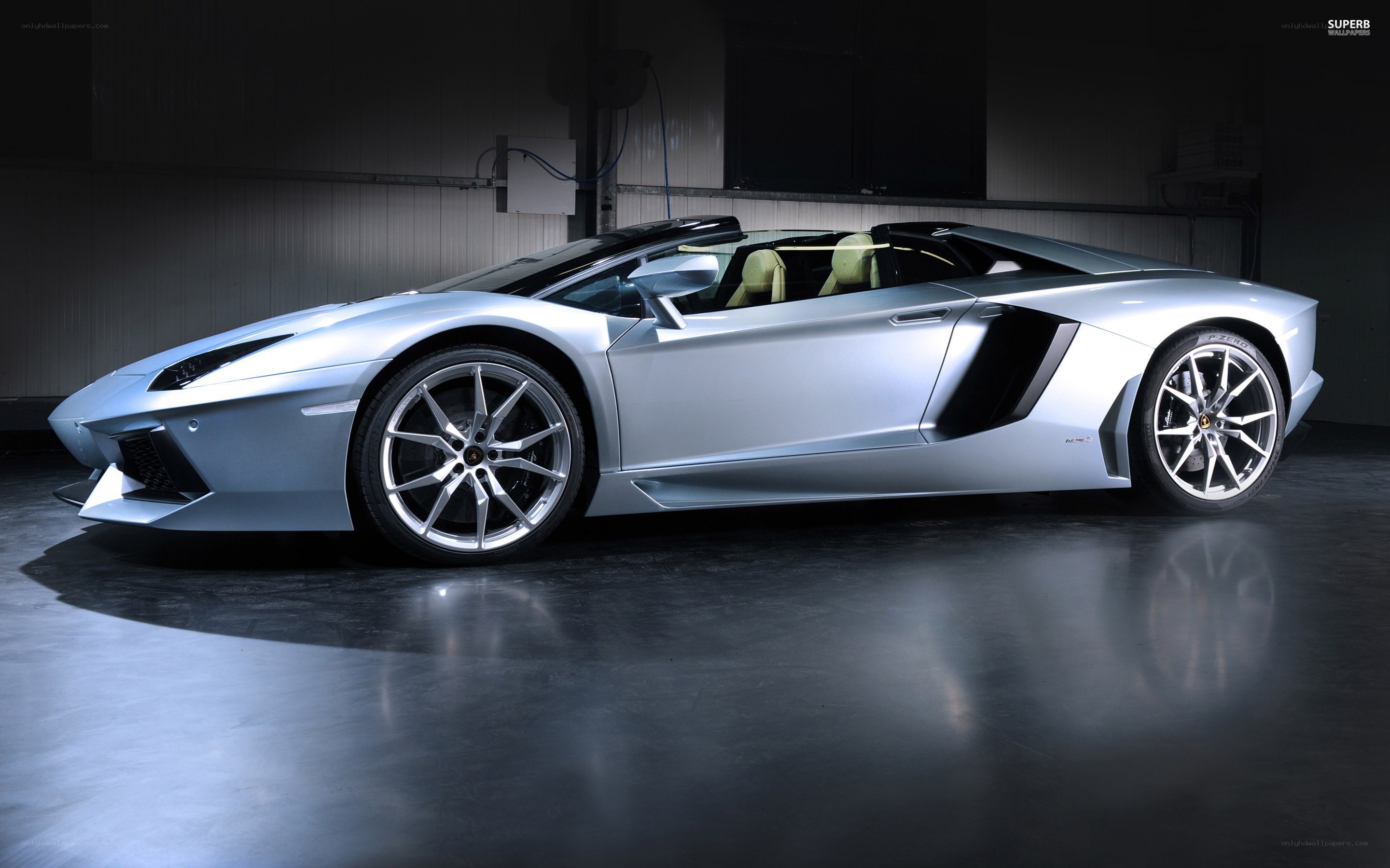 silver lamborghini aventador