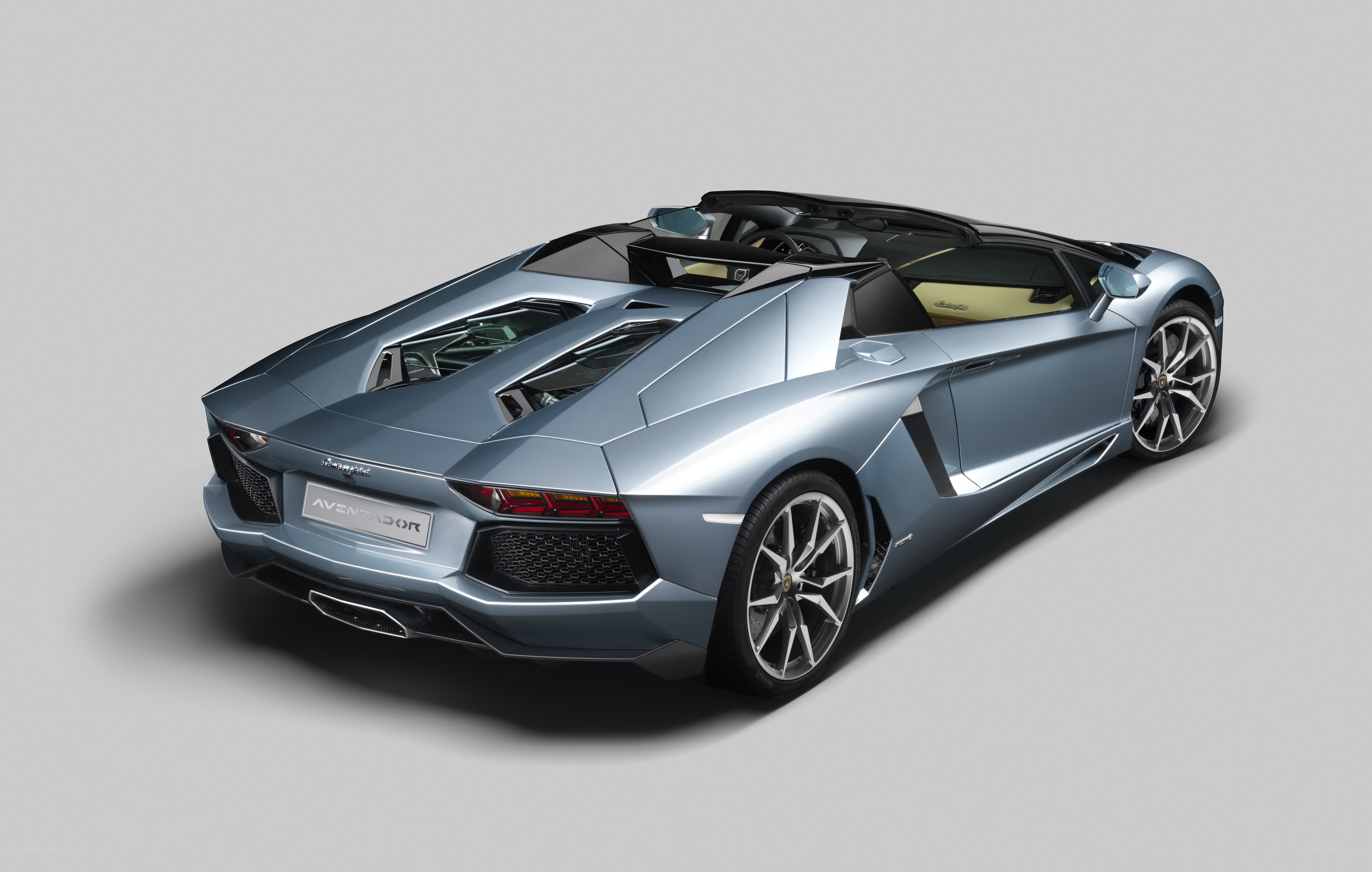 silver lamborghini aventador