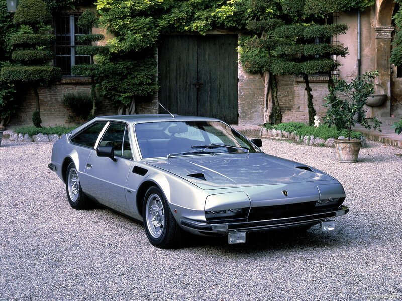 Silver Lamborghini Countach