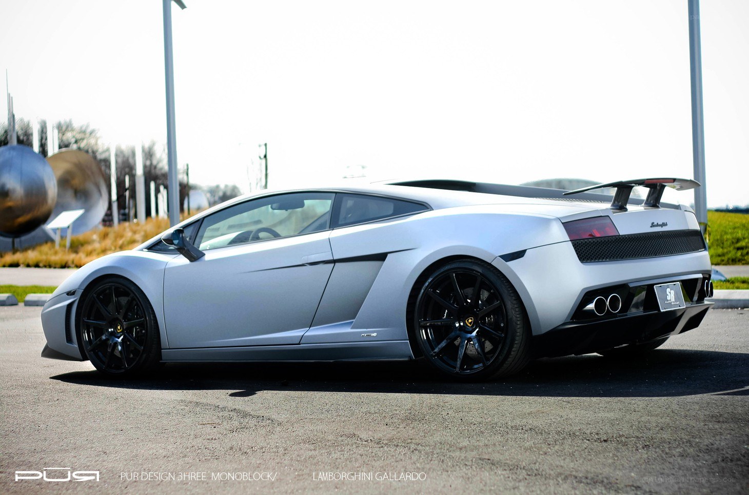 Silver Lamborghini Gallardo