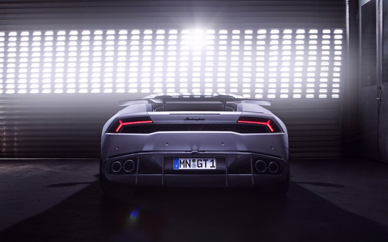 Silver Lamborghini GT1