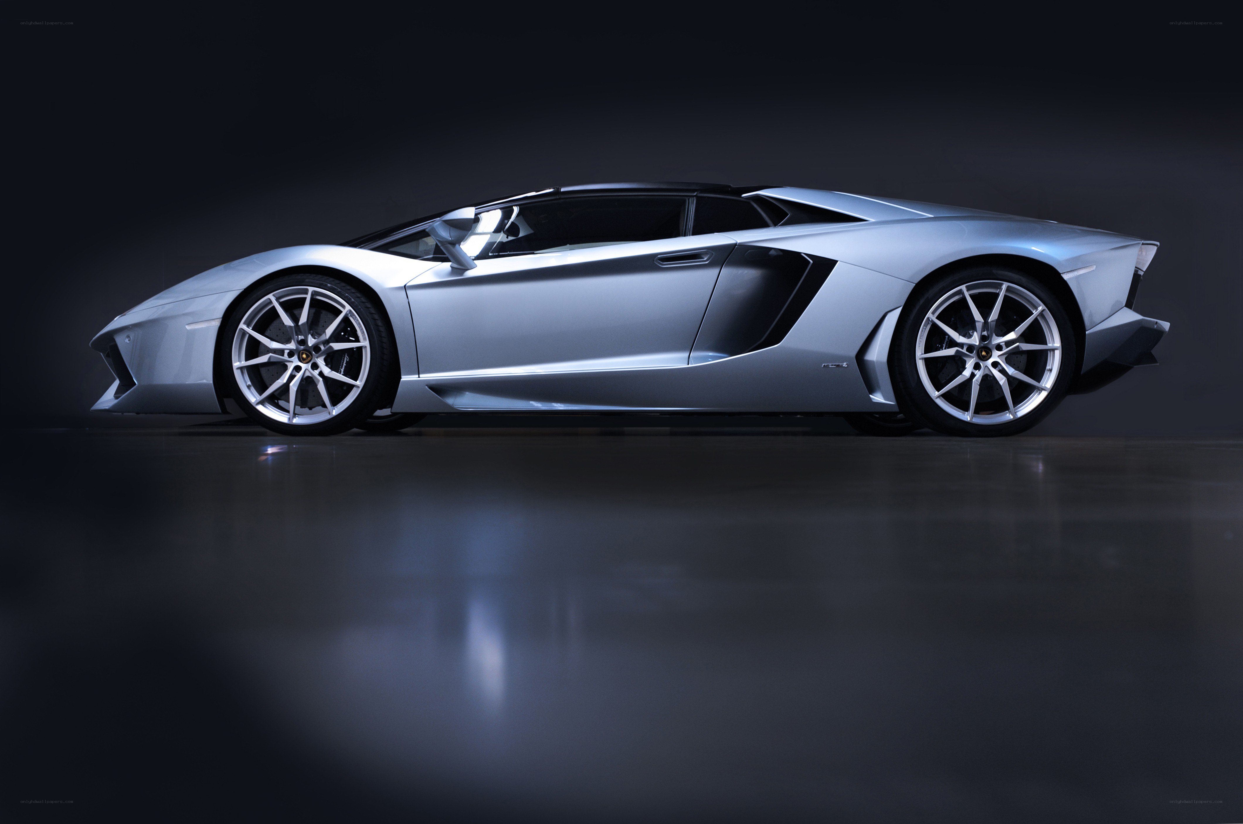 silver lamborghini sports car