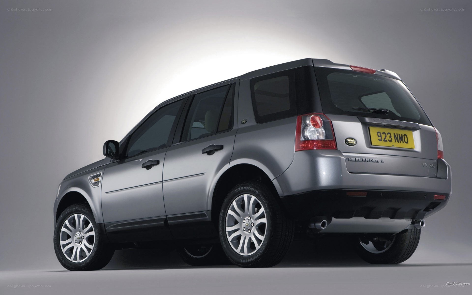 silver land rover freelande