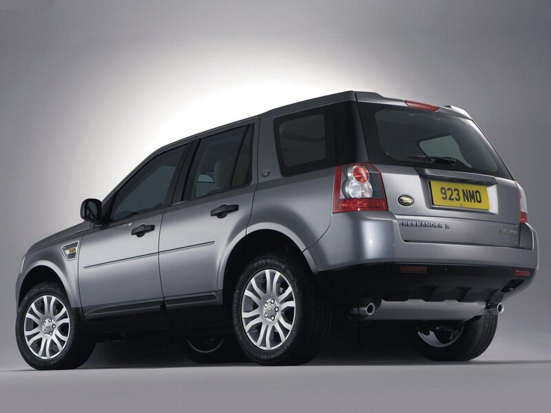 Silver Land Rover Freelander 2