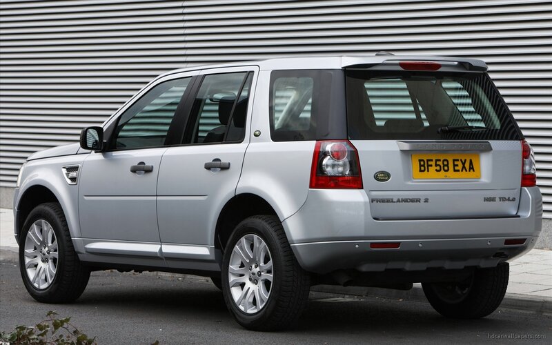 Silver Land Rover Freelander — Neutral
