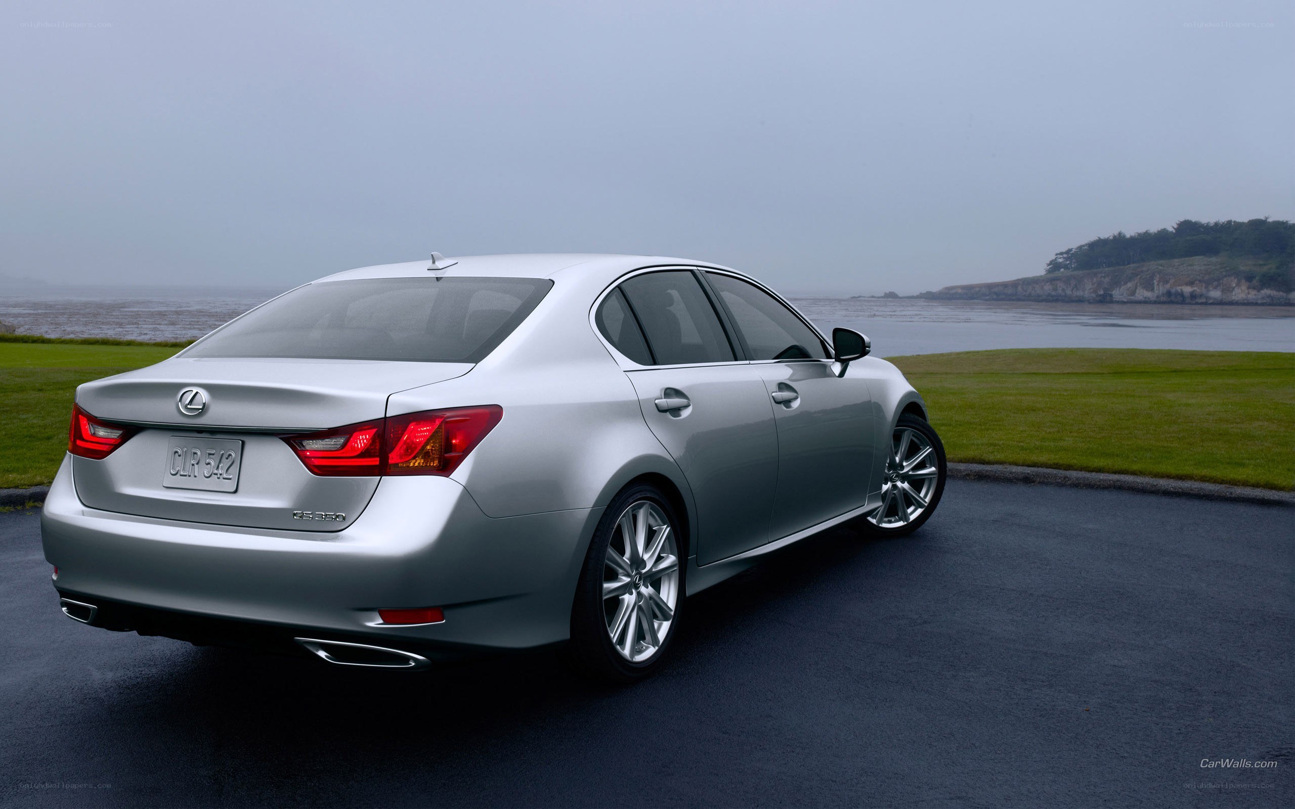 silver lexus clr sedan