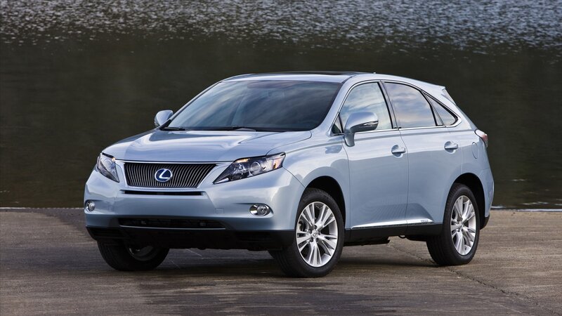 Silver Lexus Suv — Calm, Photograph