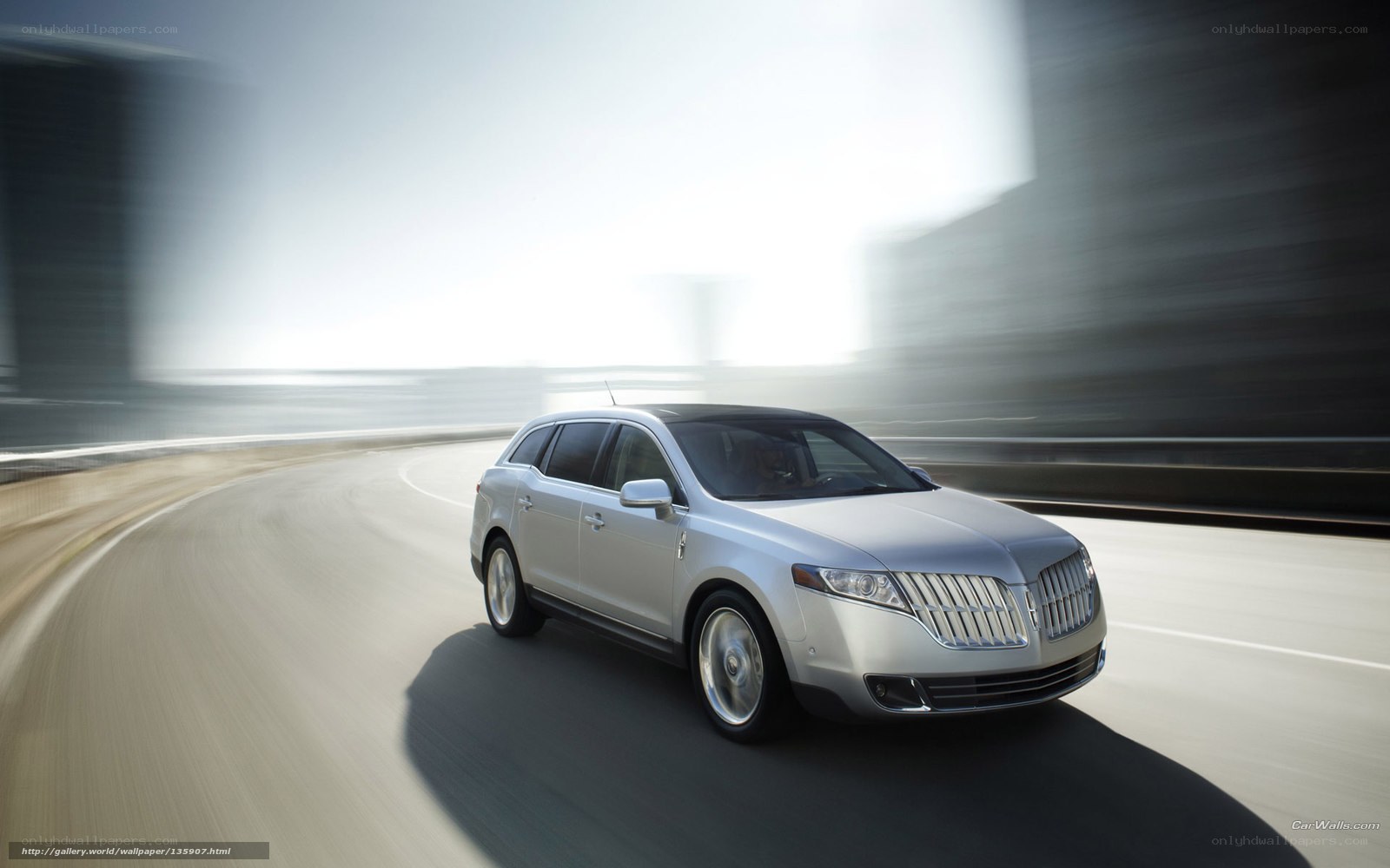 silver lincoln mkx in motion